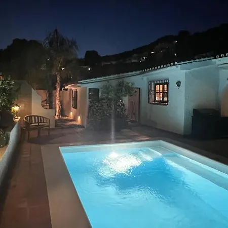 Villa Romantic White -heated Pool