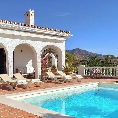 Romantic White -heated Pool Nerja