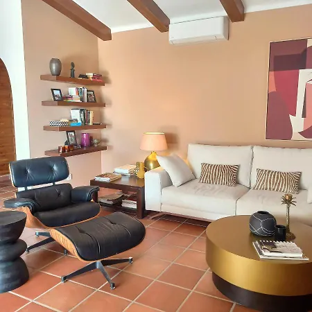 Romantic White -heated Pool Villa