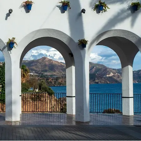 Romantic White -heated Pool Villa Nerja