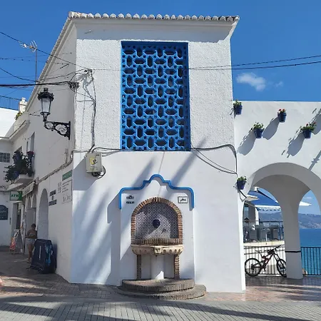 Romantic White -heated Pool Villa Nerja