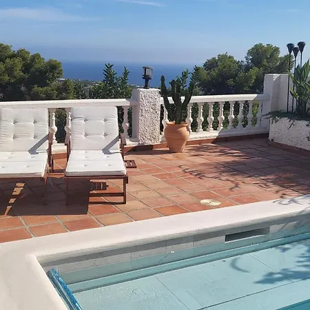 Villa Romantic White -heated Pool