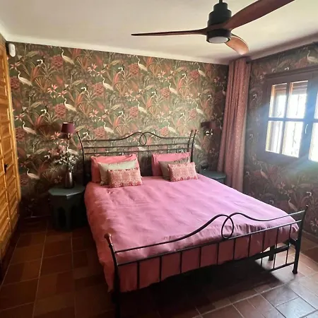 Villa Romantic White -heated Pool